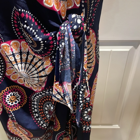 Knit midi dress with vibrant pattern - Picture 2 of 5